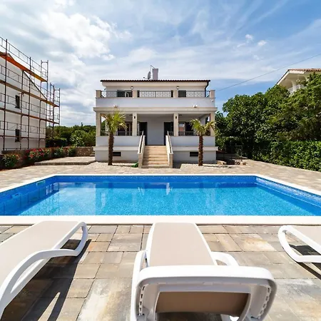 Villa Villa Christian With Pool And Sauna