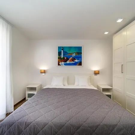 Villa Villa Christian With Pool And Sauna Malinska